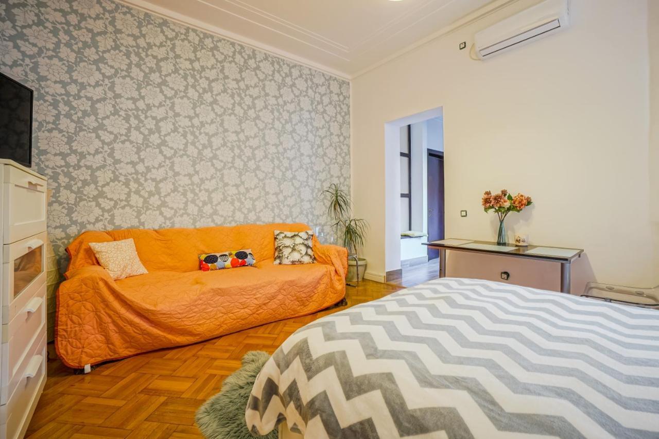 Victoriei Blue Apartment Bucharest Exterior photo